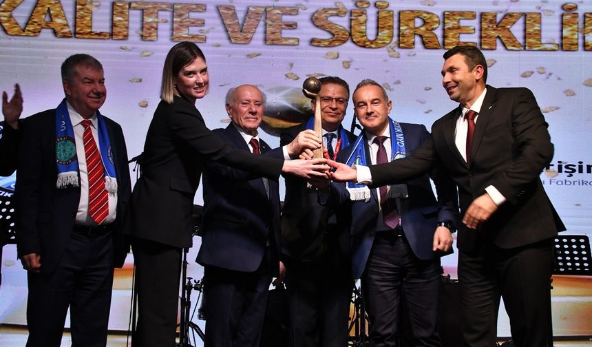 Gemlik Asım Kocabıyık MYO’ya “kalitede süreklilik” ödülü