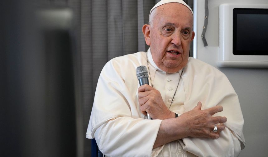 Papa Francis öldü
