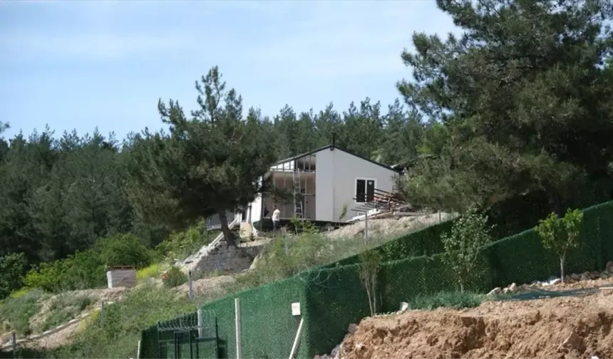 Bursa’da Kaçak Villa Yıkımdan Vinçle Kaçırıldı