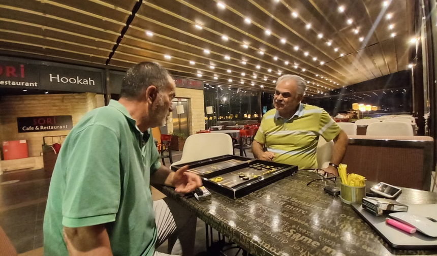 Bursa Sori Cafe'de Tavla Krallığı El Değiştirdi: Şaban Bingölballı Destansı Finalin Galibi Oldu!