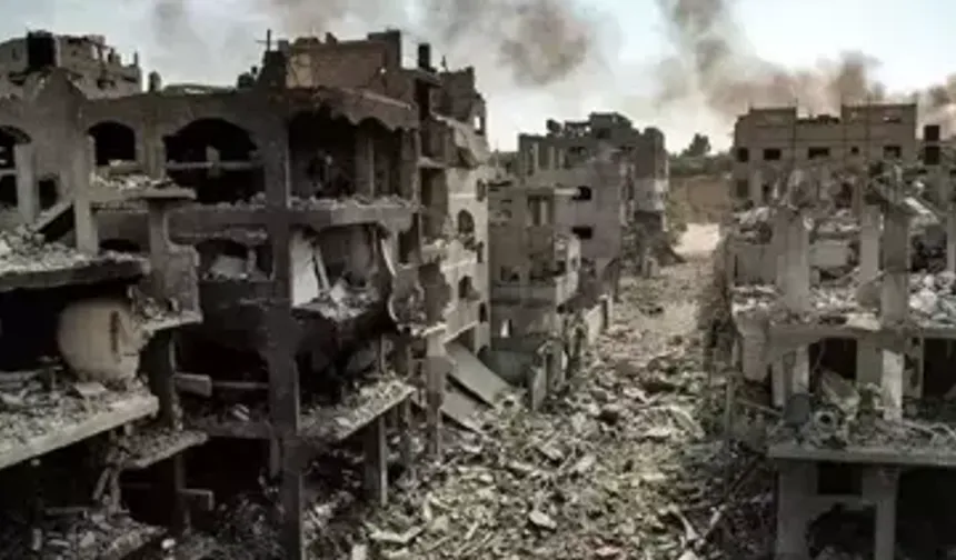İsrail Gazze’de Kampı Hedef Aldı: 7 Kişi Yaşamını Yitirdi, Çok Sayıda Yaralı Var