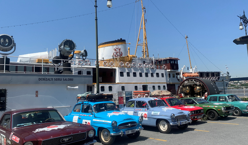 Klasik otomobillerle Prag’dan Osaka’ya 16.000 kilometre