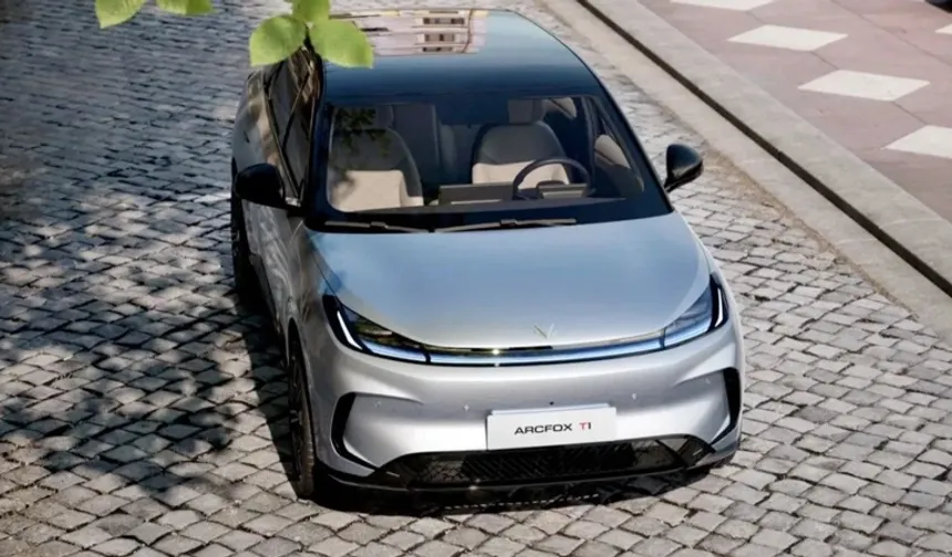 Sadece 800 Bin TL’ye Elektrikli Otomobil Geliyor: Arcfox T1 Tanıtıldı