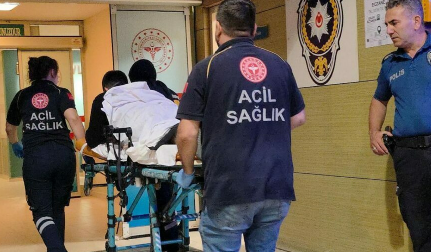 Bursa'da Fabrika Önünde Kavga! Güvenlik Görevlisi Bıçakla Yaralandı
