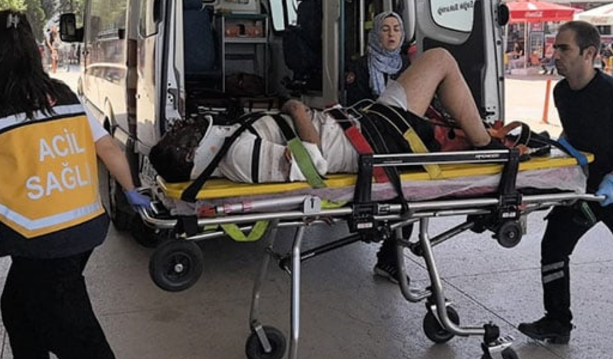 Bursa'da Minibüs Şarampole Yuvarlandı: Yaralı Sürücü Kazadan 4 Saat Sonra Bulundu