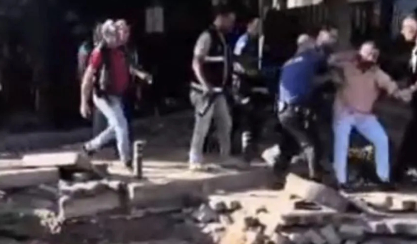 Bursa'da Yasa Dışı Kafeterya Yıkımında Olay Çıktı: Polis Memuru Yaralandı, 3 Kişi Gözaltında