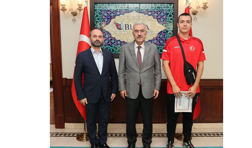 Bursalı Sporcu Kerem Özkan, Savate Dünya Üçüncüsü Oldu!