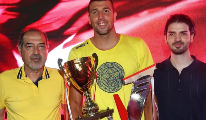 Tahkim Kurulu Kararıyla Yüzme Kupası Fenerbahçe'ye Verildi