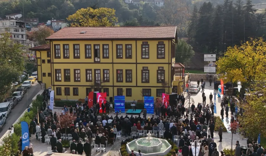 Alev Alatlı Şehir, Düşünce ve Sanat Merkezi açıldı