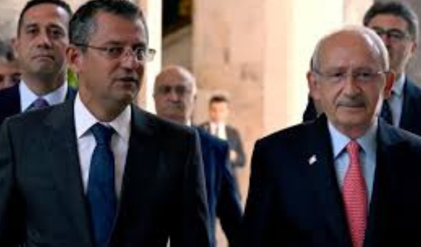 CHP'DE YENİ DÖNEMİN KADROSU: ÖZGÜR ÖZEL'İN PARTİ MECLİSİ ANAHTAR LİSTESİ BELLİ OLDU