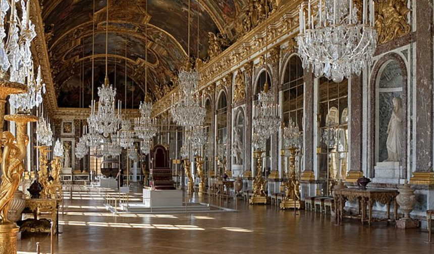 FRANSIZ MONARŞİSİNİN İHTİŞAMI: VERSAY SARAYI NEREDEDİR?