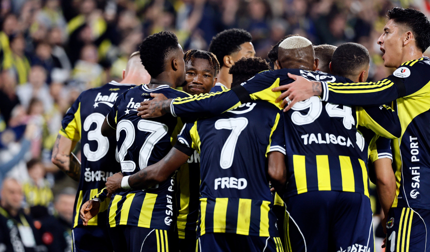 ZİRVE TAKİBİ DEVAM: Fenerbahçe, Kayserispor'u 4 Golle Geçti!