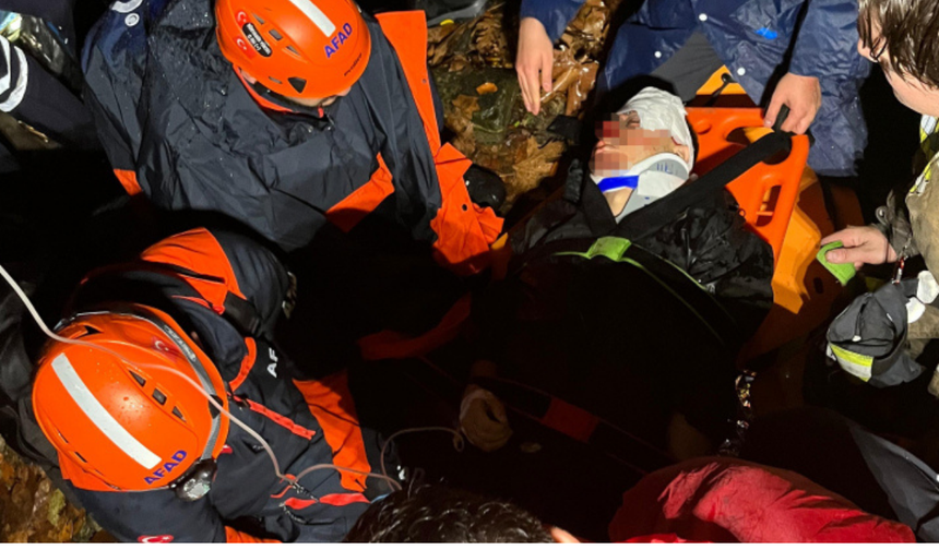 BURSA'DA KAHREDEN OLAY: BALABAN ŞELALESİ BÖLGESİNDE DÜŞEN 2 GENÇTEN BİRİ HAYATINI KAYBETTİ