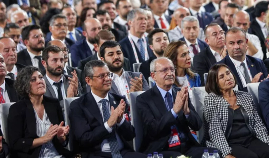 CHP'NİN 'A TAKIMI' BELLİ OLDU! PARTİ MECLİSİ VE YDK LİSTELERİ AÇIKLANDI