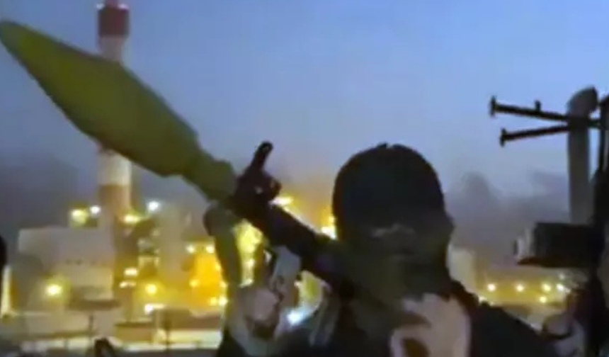 KUZEY IRAK'TA ÇATIŞMA ALARMI: HERKİ AŞİRETİ'NDEN BARZANİ GÜÇLERİNE 'RAFİNERİ' TEHDİDİ!