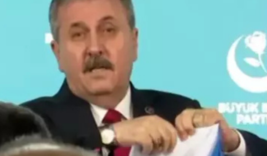 Mustafa Destici’yi Küplere Bindiren Rapor! "PKK Metniyle Karşı Karşıyayız"