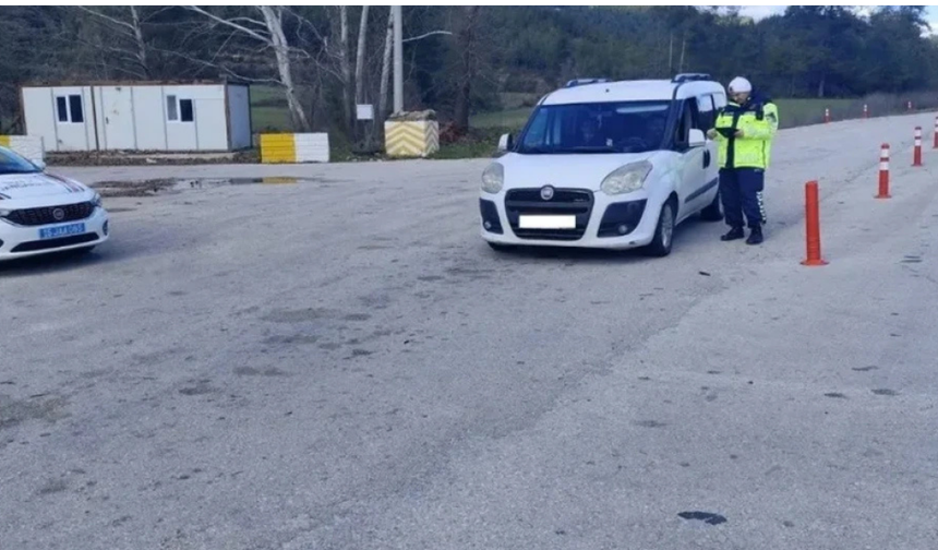 Burdur'da Dev Trafik Denetimi: 12 Bin 910 Araç Kontrol Edildi, Cezalar Yağdı!