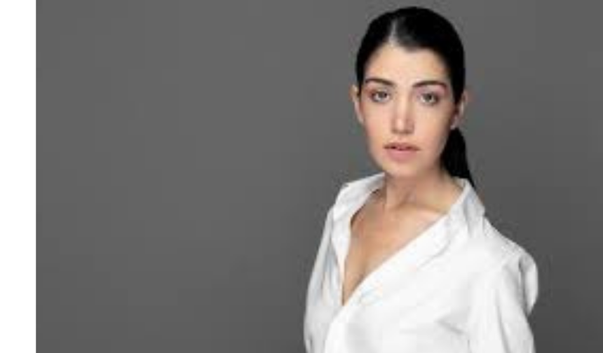 Ayşe Kırca Kimdir ? Levent Kırca'nın Kızı Ayşe Kırca..