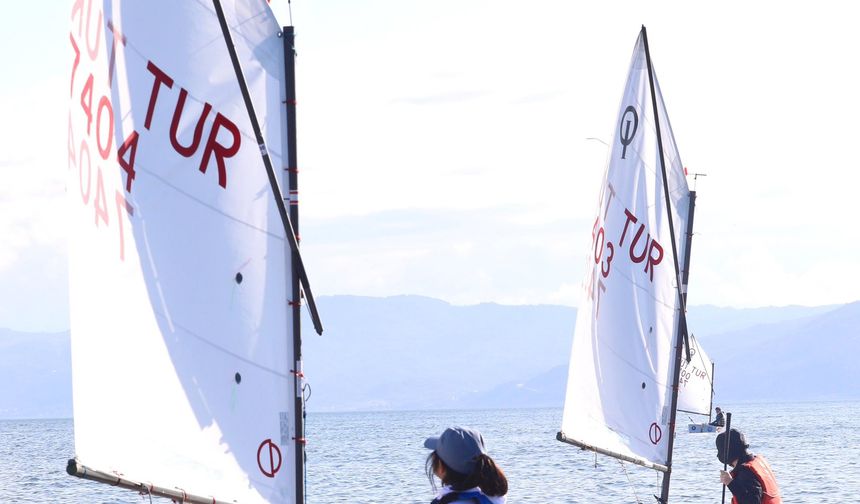 Mudanya'da 8-13 Yaş Yelken Kursu: 2026 Bursa Yarışlarına Hazırlık