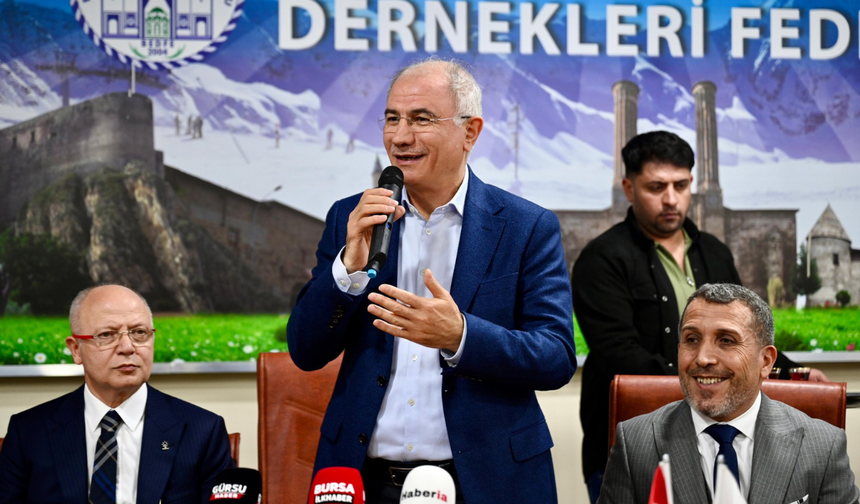 Efkan Ala, Bursa’da Erzurumlularla bayramlaştı: “Birlik ve beraberliğimiz daim olsun”