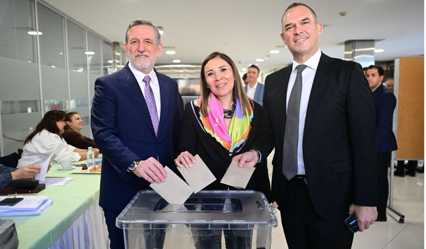 UTİB'de Bayrağı İhsan İpeker Devraldı