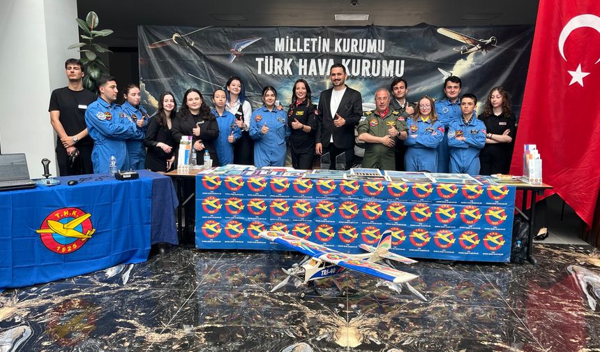 BTÜ’de F16 Heyecanı Gençler Kokpite Geçti
