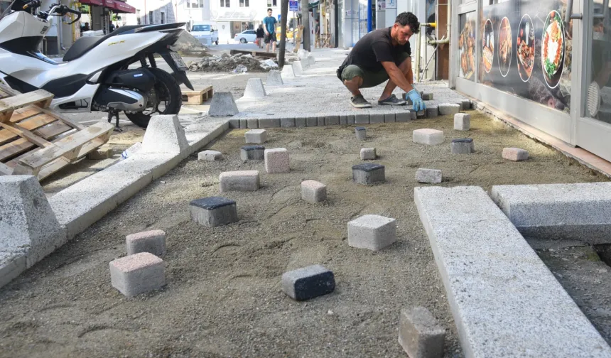 Giresun'da yol ve kaldırım yenileme çalışmaları sürüyor