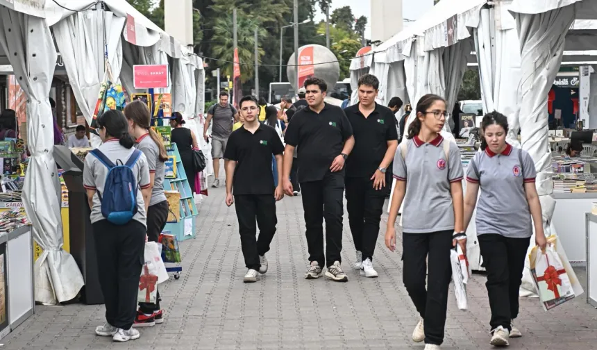 İZKİTAP Kültürpark'ta kitapseverleri buluşturuyor